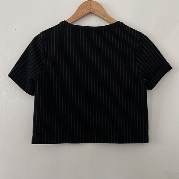 METAPHOR PINSTRIPE CROP TOP W/ POCKET - Picture 4 of 6